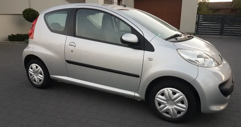 peugeot 107 Peugeot 107 cena 8999 przebieg: 200000, rok produkcji 2008 z Olesno